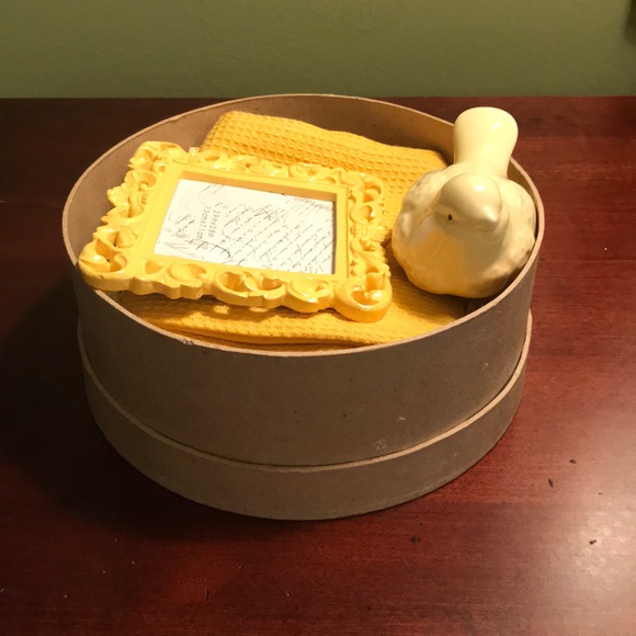 ☀️ Box of Sunshine NWT!! ☀️ - Picture 2 of 6